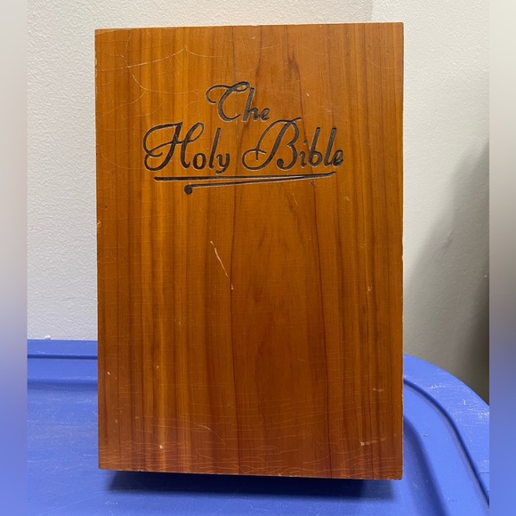 Vintage Holy Bible Brotherhood of Carpenters Union Made Wood Stash Trinket Box - Picture 2 of 13